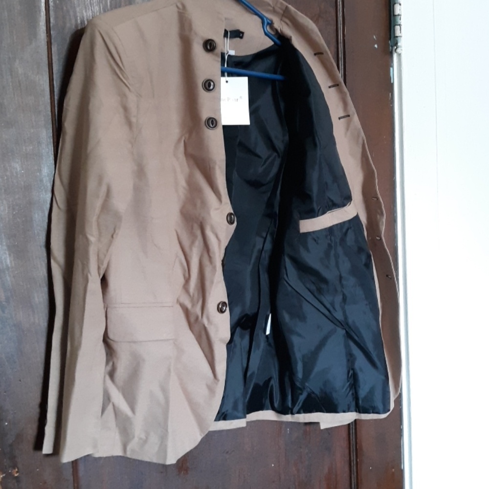 Blazer - Picture 3 of 3